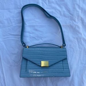 Baby blue shoulder bag